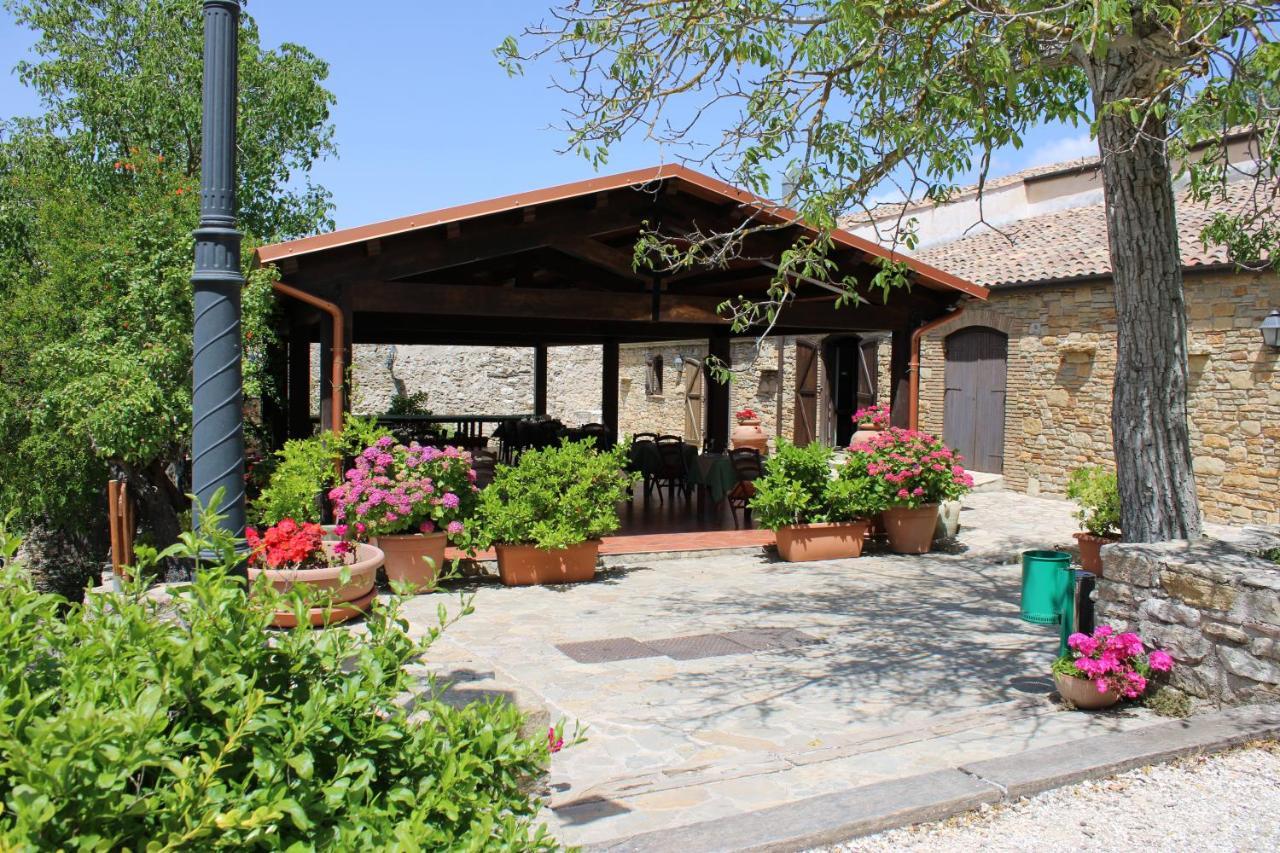 Гостьовий будинок Agriturismo Sant'Agata П'яна-дельї-Альбанезі Екстер'єр фото